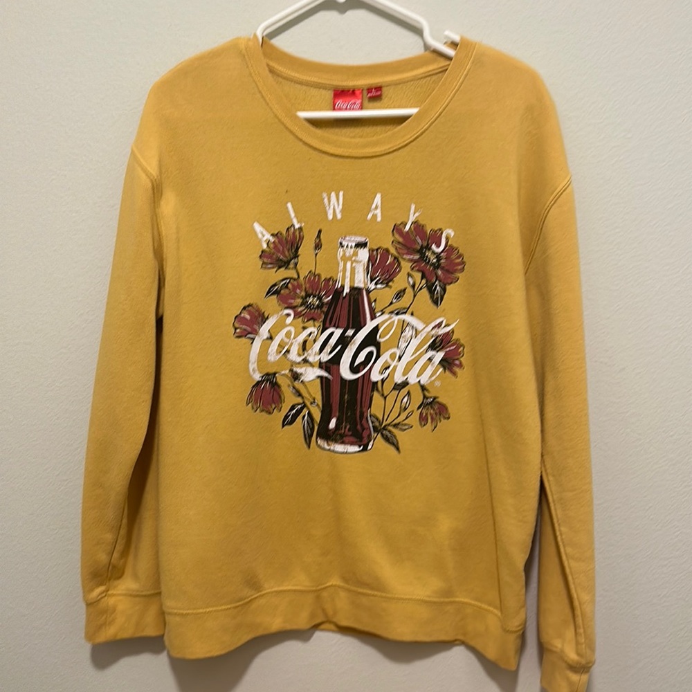 🤤 yellow floral Coca Cola sweatshirt 🤤